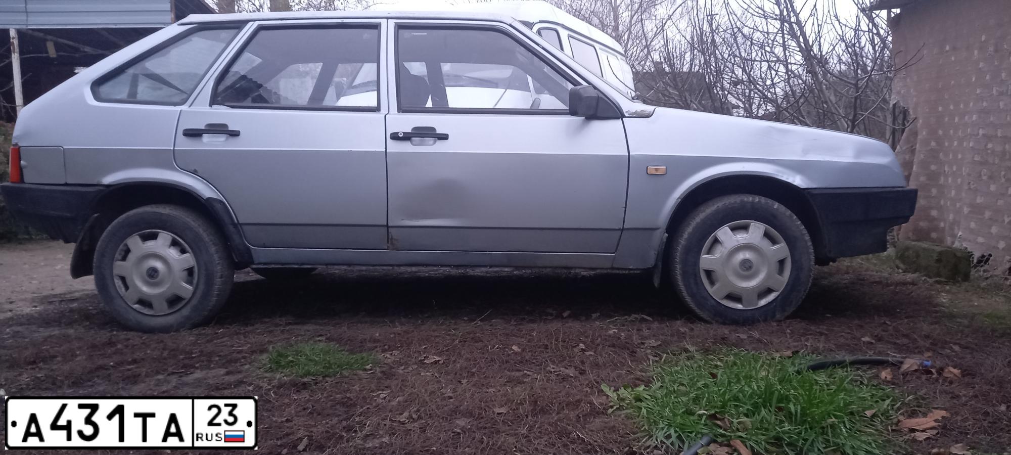 Фото автомобиля LADA 2109 SAMARA, 1998 — госномер Т082АР16. Цвет: СЕРЕБРИСТЫЙ