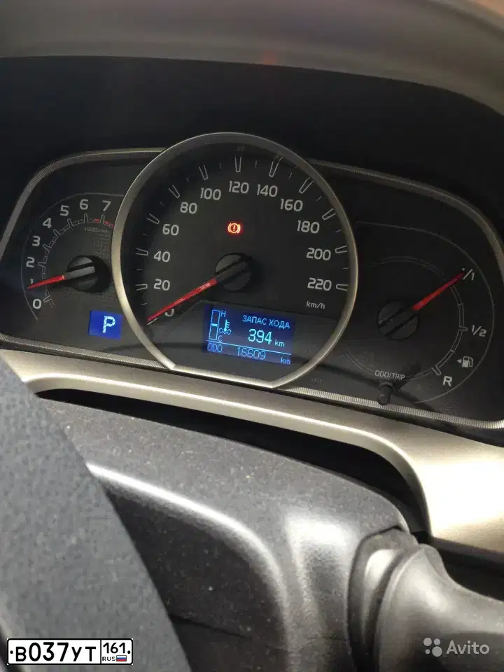 Фото автомобиля TOYOTA RAV4, 2015 — госномер В037УТ161. Цвет: БЕЛЫЙ