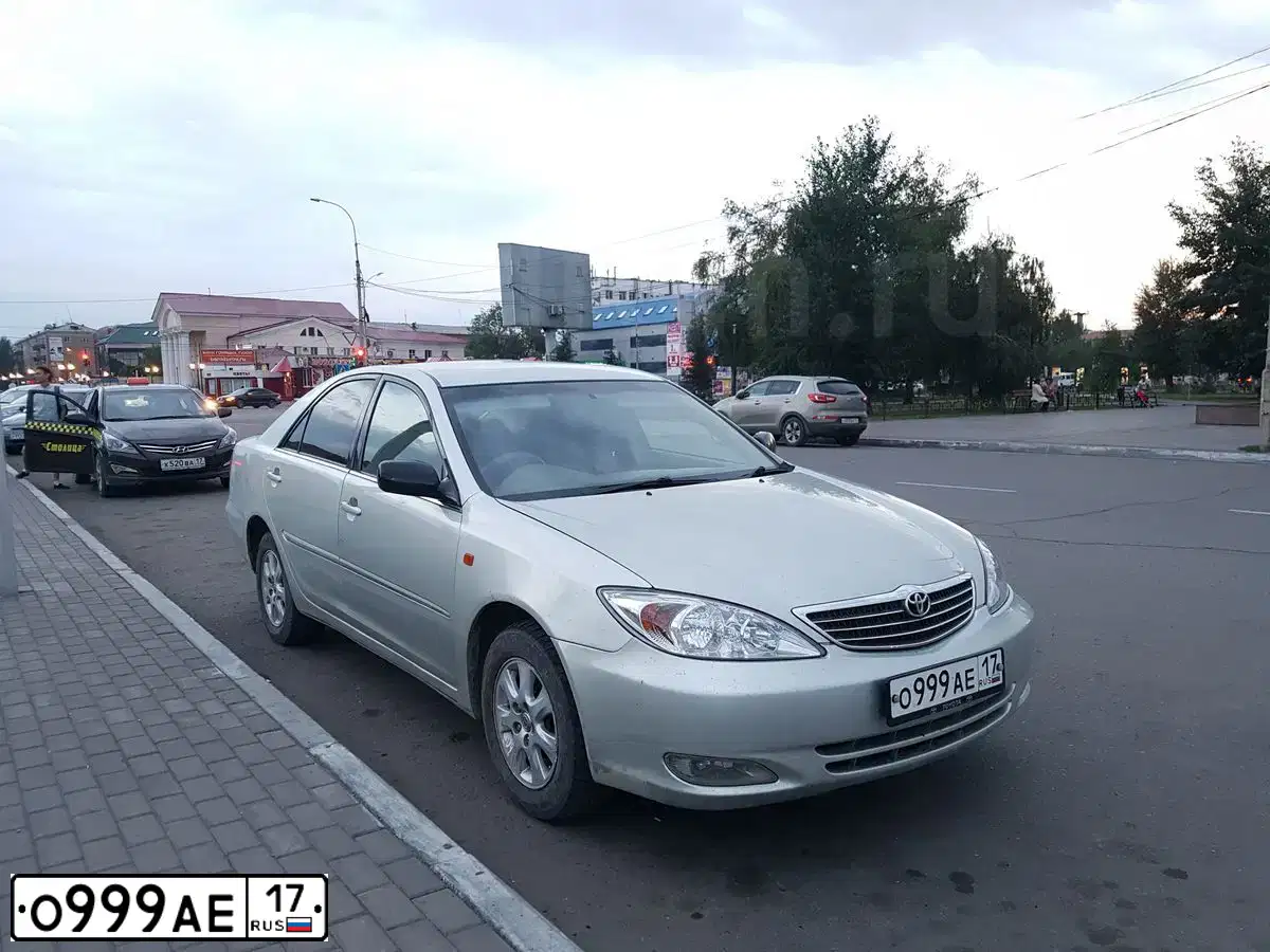 Фото автомобиля TOYOTA CAMRY, 2012 — госномер Т060ВН17. Цвет: Темно-серый металлик