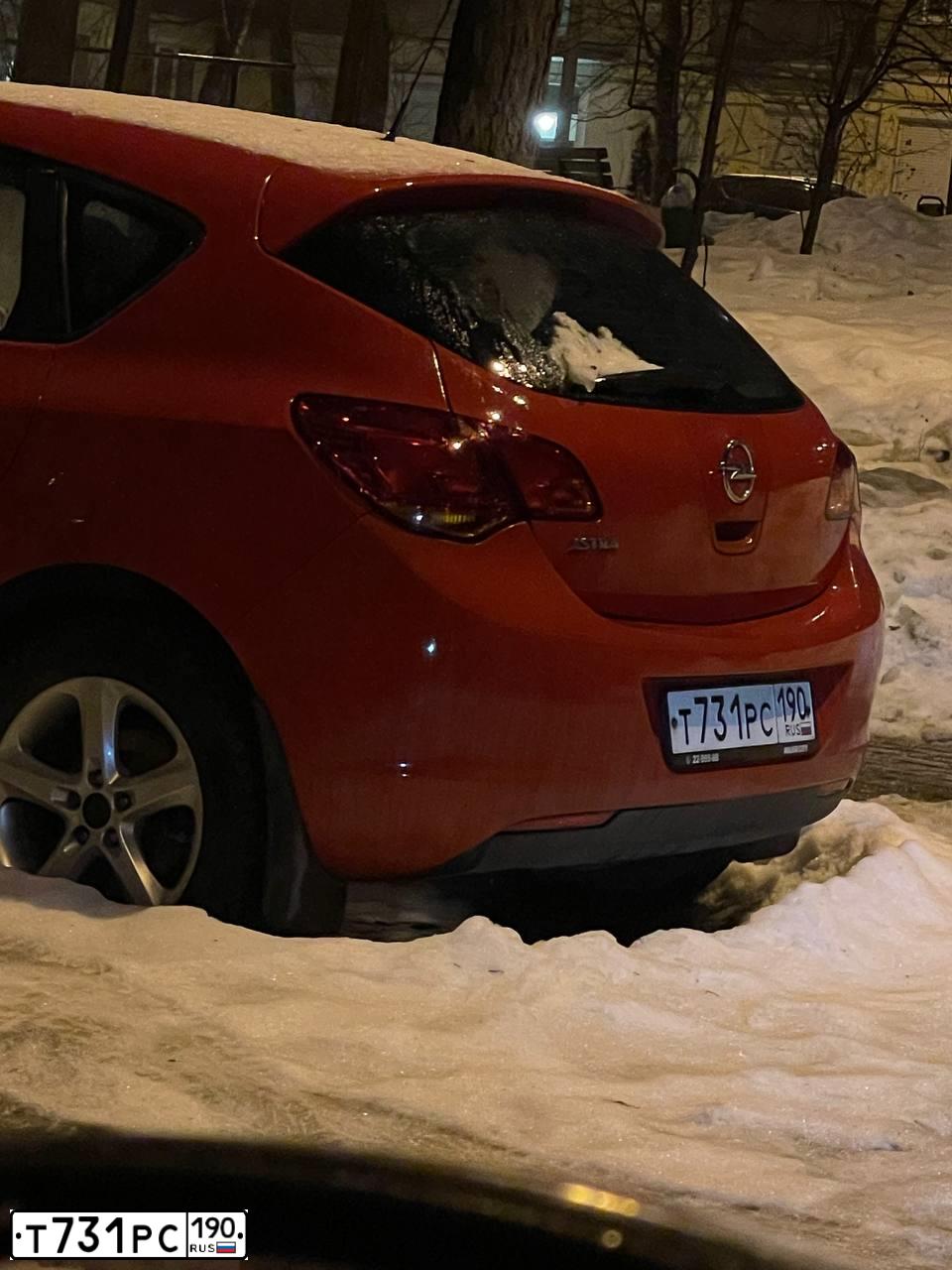 Фото автомобиля OPEL ASTRA, 2011 — госномер Т731РС190. Цвет: КРАСНЫЙ