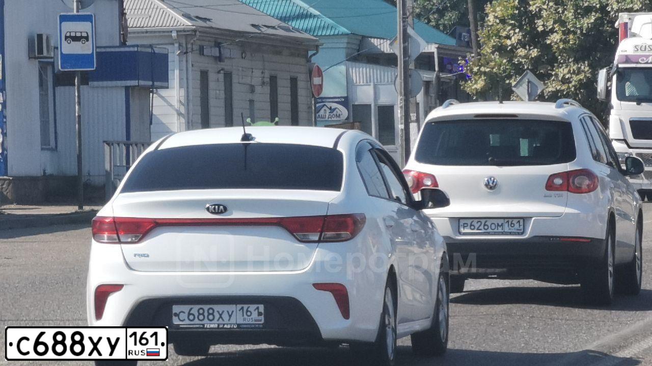 Фото автомобиля KIA RIO, 2017 — госномер А123ЕК181. Цвет: Белый