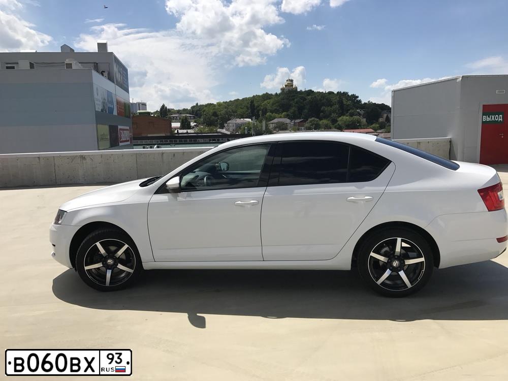 Фото автомобиля LADA 2170 PRIORA, 2007 — госномер А053ЕА777. Цвет: СВЕТЛО-СЕРЕБРИСТЫЙ МЕТАЛЛ