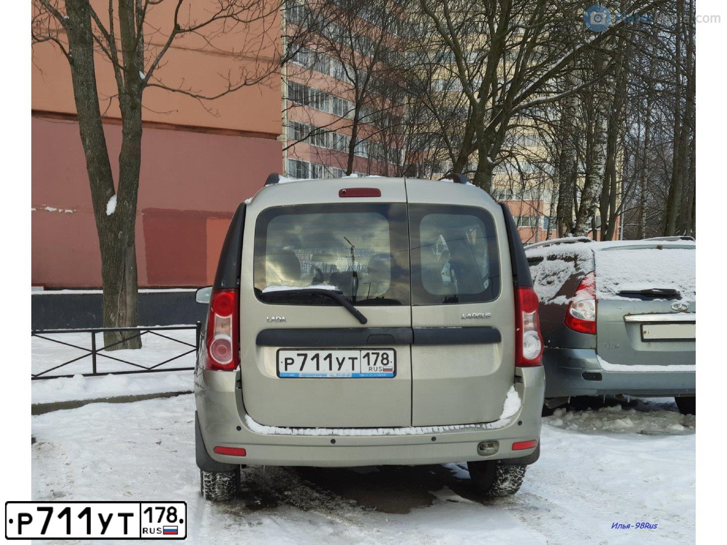 Фото автомобиля CHEVROLET NIVA, 2012 — госномер Х008АВ04. Цвет: СЕРО-КОРИЧНЕВЫЙ