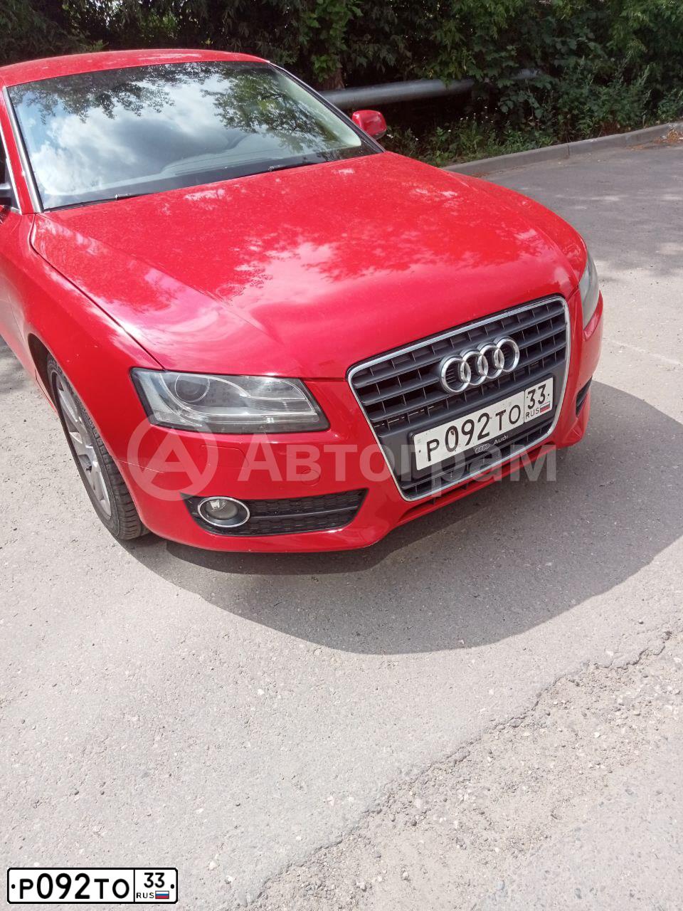 Фото автомобиля AUDI A5, 2011 — госномер Р092ТО33. Цвет: Красный