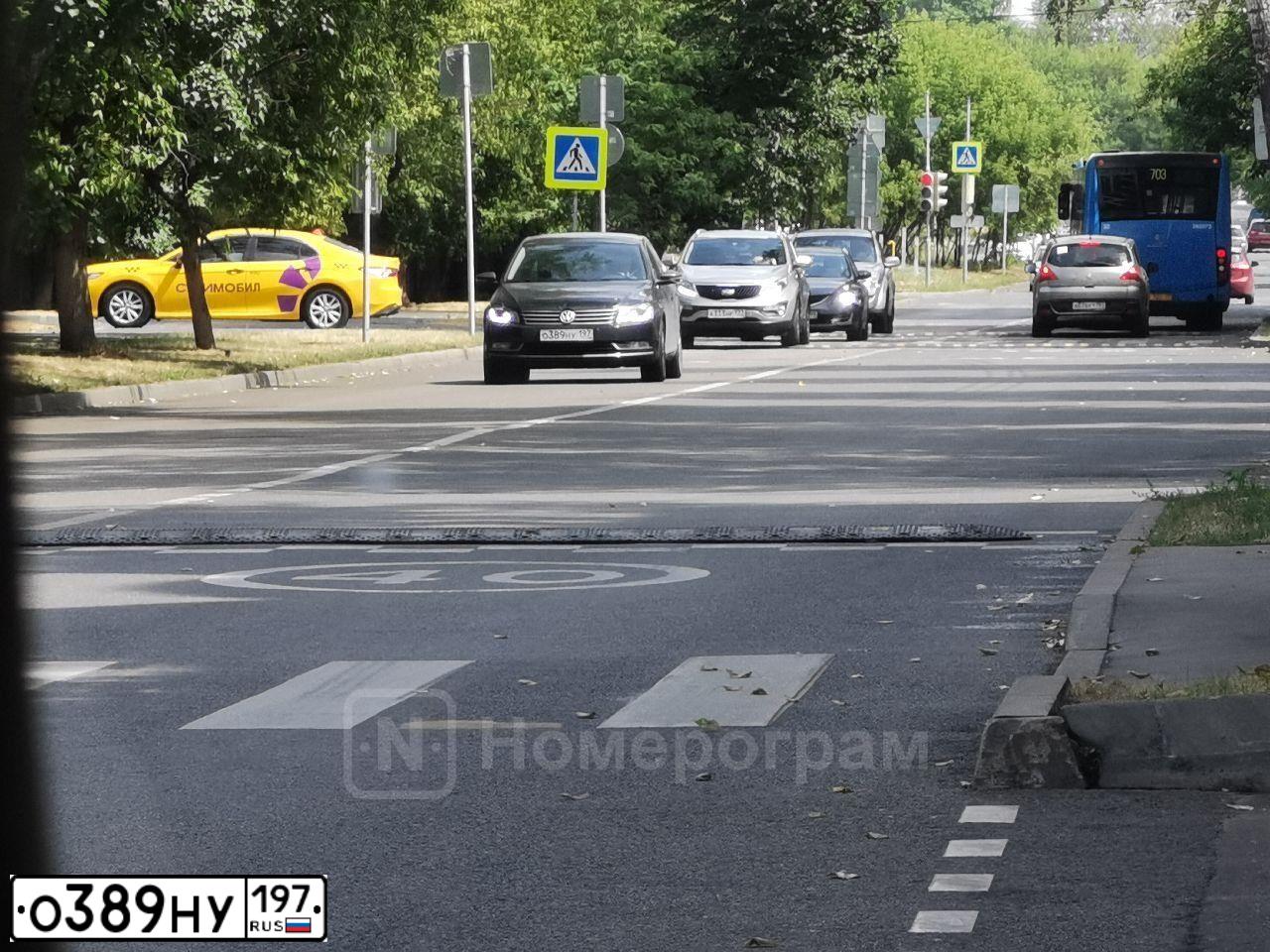 Фото автомобиля VOLKSWAGEN PASSAT, 2011 — госномер А865ЕТ977. Цвет: ЧЕРНЫЙ