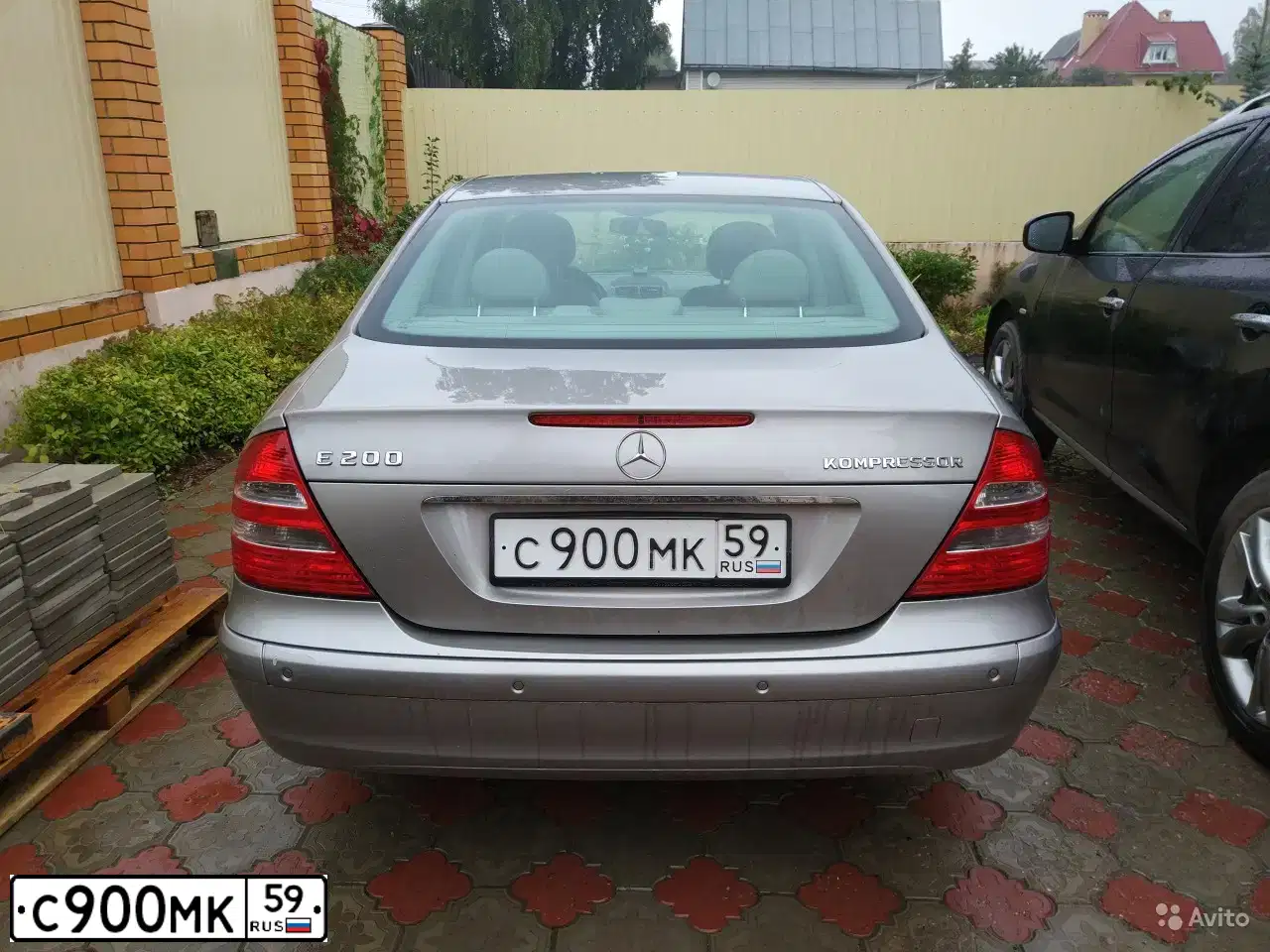 Фото автомобиля MERCEDES E-KLASSE, 2005 — госномер К676УВ159. Цвет: СЕРО-БЕЖЕВЫЙ