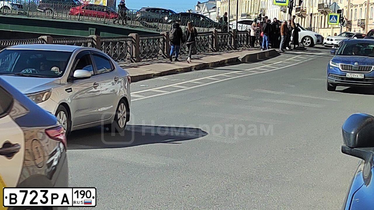 Фото автомобиля NISSAN NAVARA, 2011 — госномер О415СВ31. Цвет: СЕРЕБРИСТЫЙ