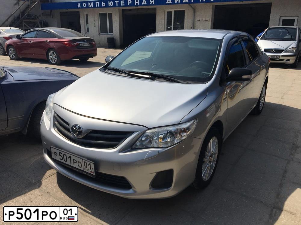Фото автомобиля TOYOTA COROLLA, 2010 — госномер М260УУ93. Цвет: СЕРЕБРИСТЫЙ