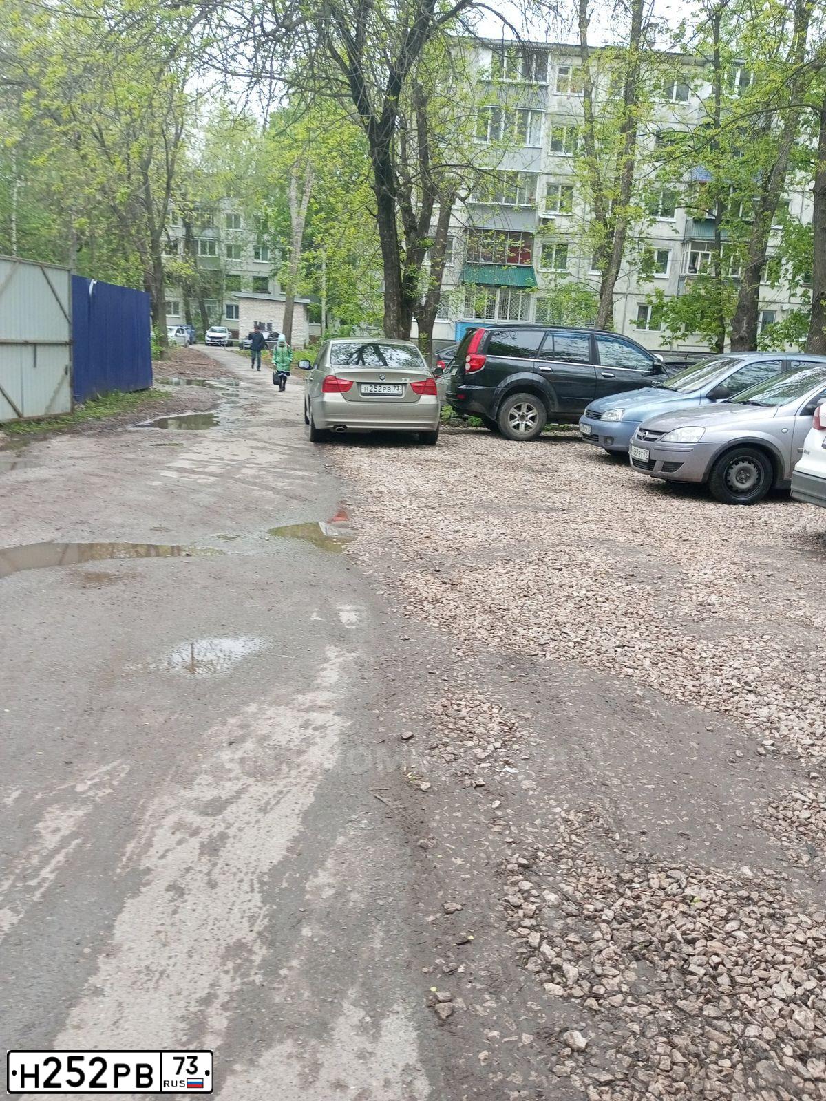Фото автомобиля BMW SERIE 3, 2011 — госномер В416ОР777. Цвет: БЕЖЕВЫЙ