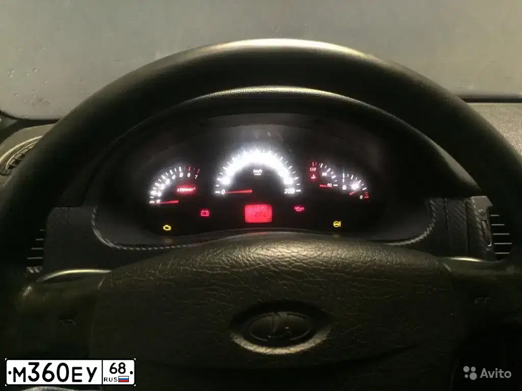 Фото автомобиля LADA 2170 PRIORA, 2010 — госномер М360ЕУ68. Цвет: Темно-зеленый