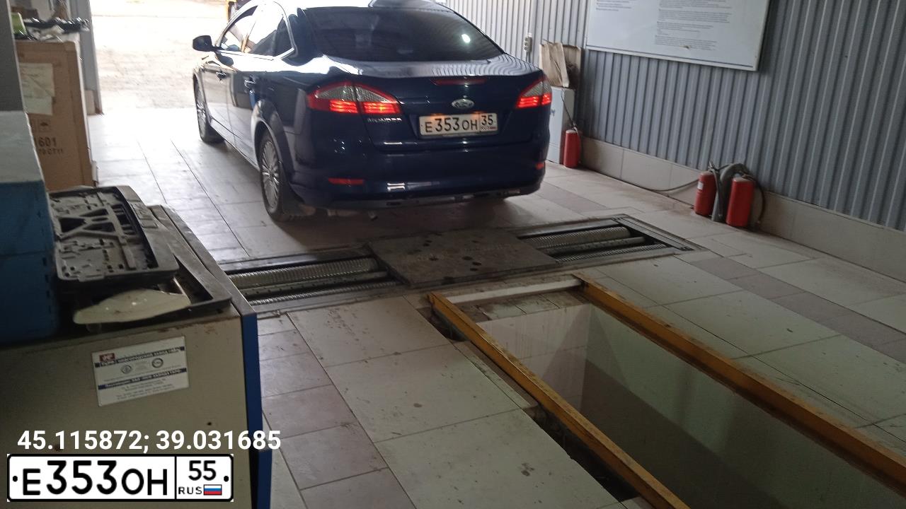 Фото автомобиля FORD MONDEO, 2008 — госномер Е353ОН35. Цвет: ТЕМНО-СИНИЙ