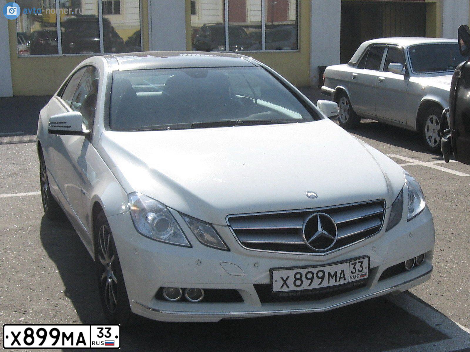 Фото автомобиля MERCEDES E-KLASSE, 2011 — госномер Х555ЕМ178. Цвет: Белый
