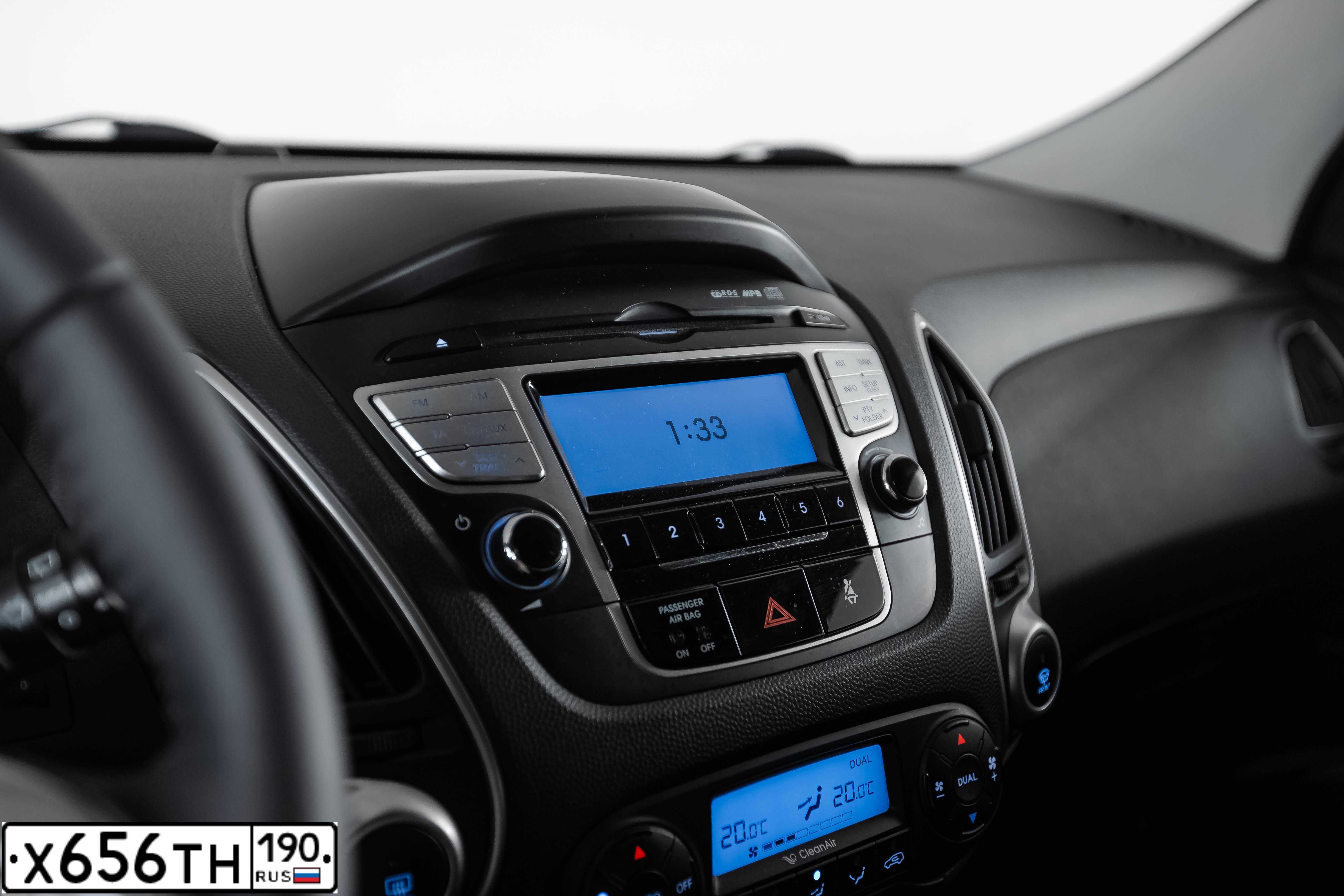 Фото автомобиля HYUNDAI IX35, 2012 — госномер Х656ТН190. Цвет: СЕРЫЙ