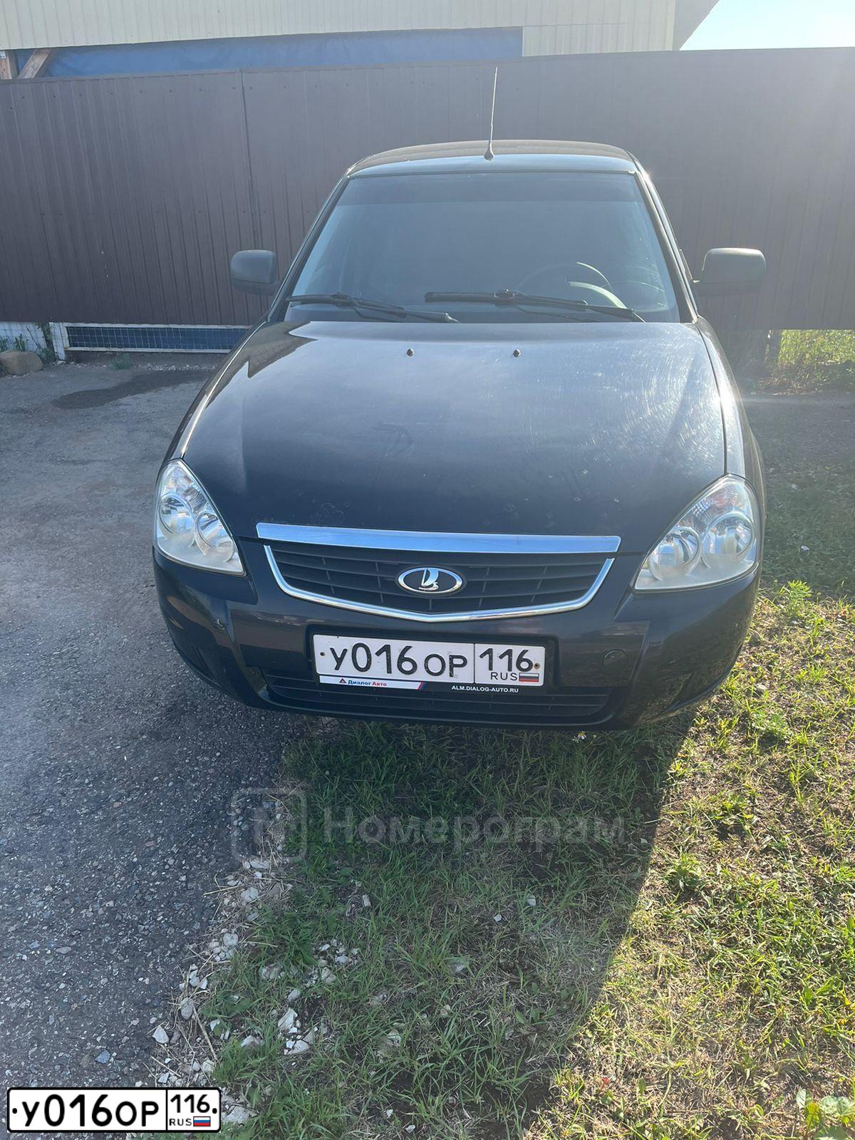 Фото автомобиля LADA 2172 PRIORA, 2013 — госномер У016ОР116. Цвет: СИНЕ-ЧЕРНЫЙ