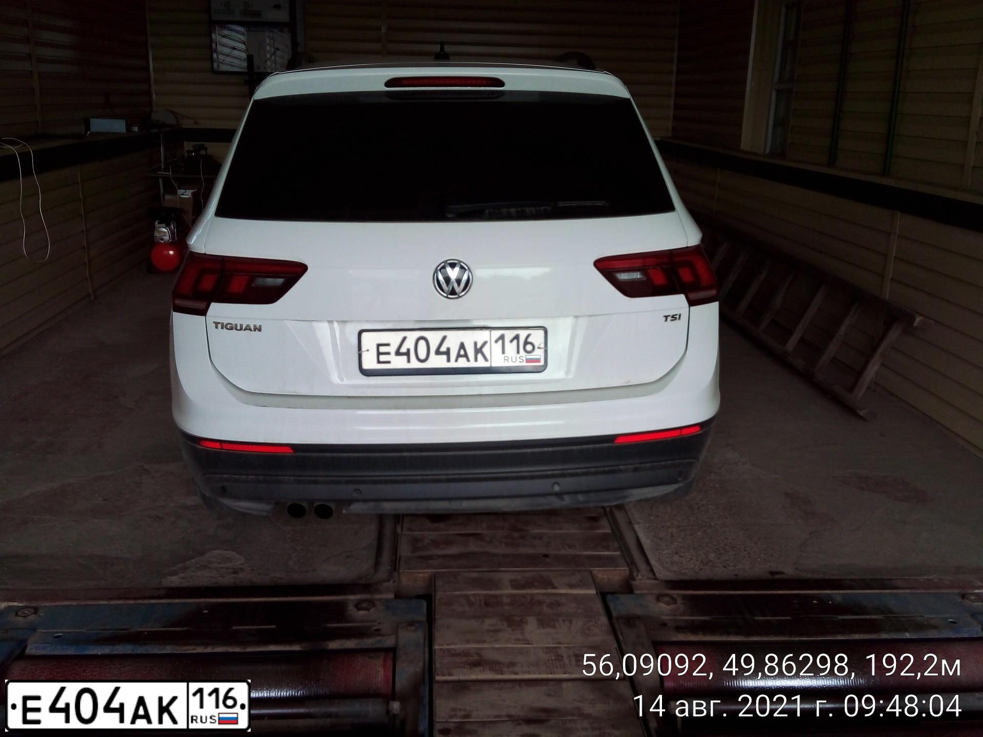 Фото автомобиля VOLKSWAGEN JETTA, 2012 — госномер А342РХ43. Цвет: ЧЕРНЫЙ