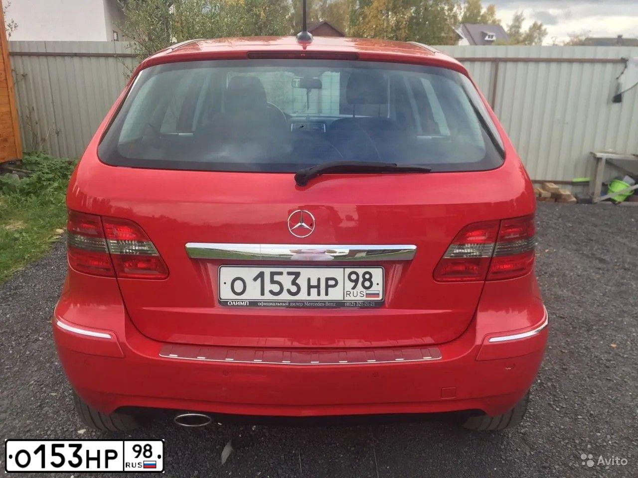 Фото автомобиля MERCEDES B-KLASSE, 2009 — госномер В594РР198. Цвет: Красный