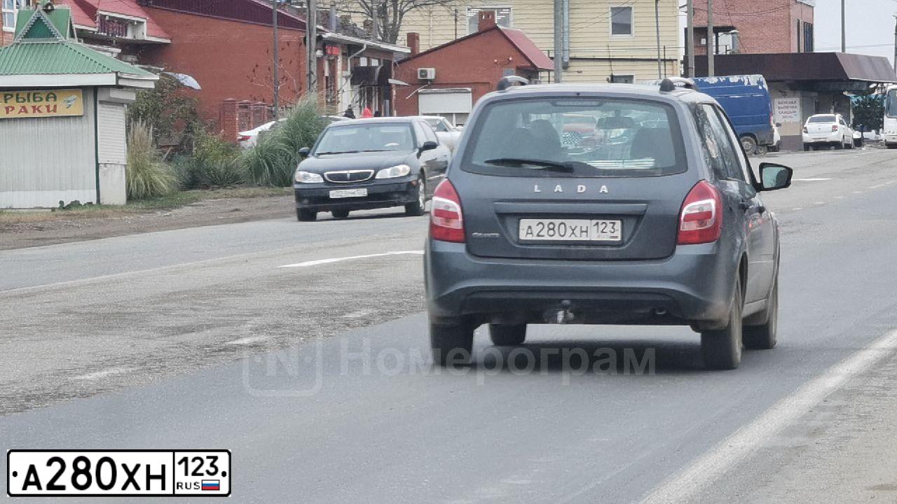 Фото автомобиля LADA 2194 KALINA, 2018 — госномер А280ХН123. Цвет: серебристо-темно-серый