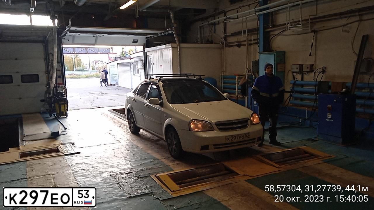Фото автомобиля CHEVROLET T LACETTI, 2008 — госномер Т197ВЕ56. Цвет: Белый