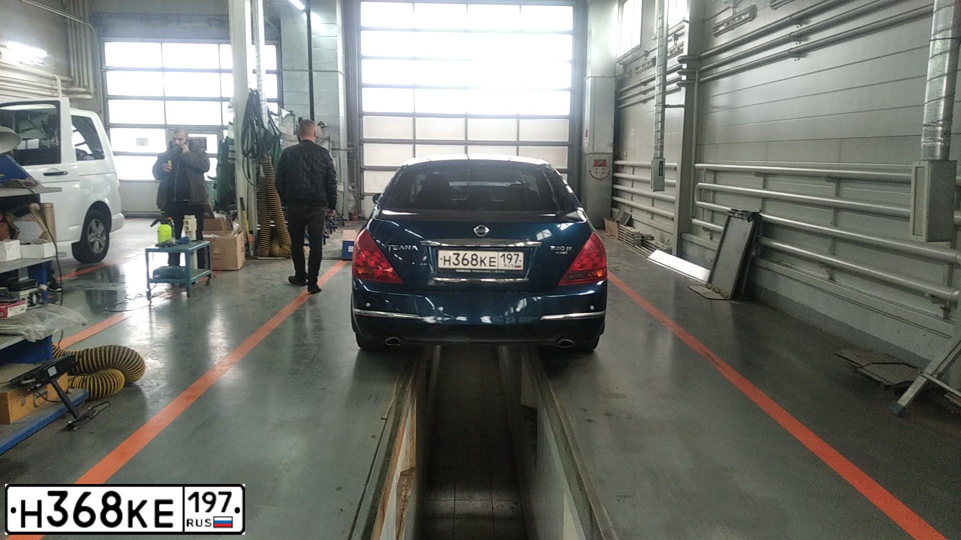 Фото автомобиля NISSAN TEANA, 2006 — госномер В336КС790. Цвет: Темно-синий