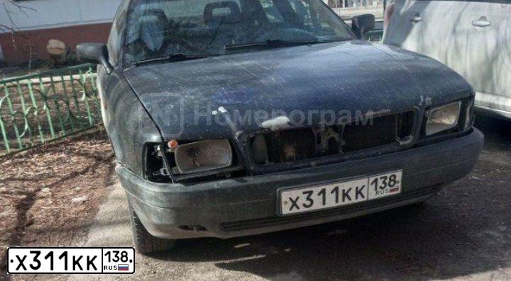 Фото автомобиля AUDI 80, 1992 — госномер У987НУ43. Цвет: Темно-синий