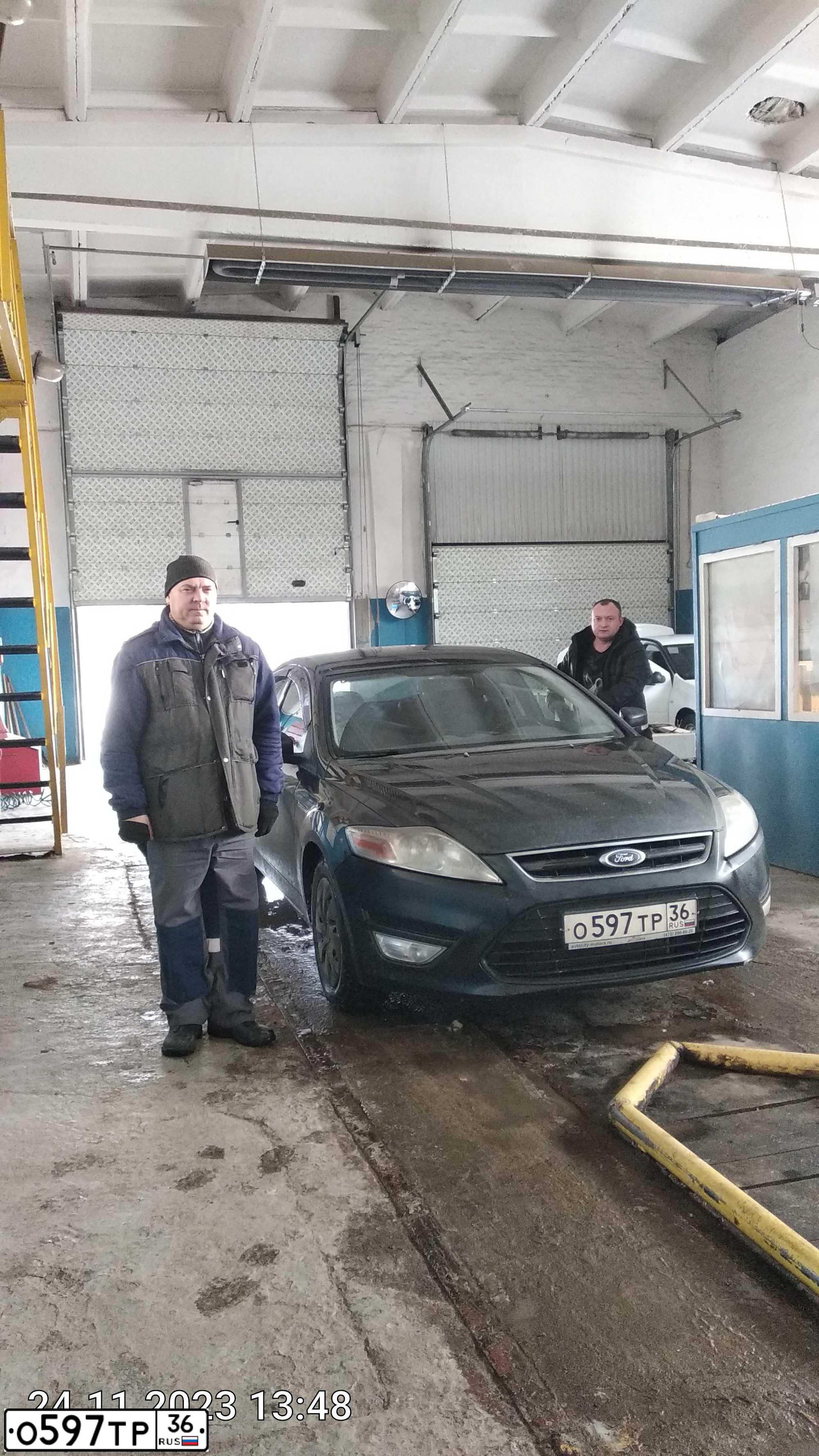 Фото автомобиля FORD MONDEO, 2013 — госномер О597ТР36. Цвет: ЧЕРНЫЙ