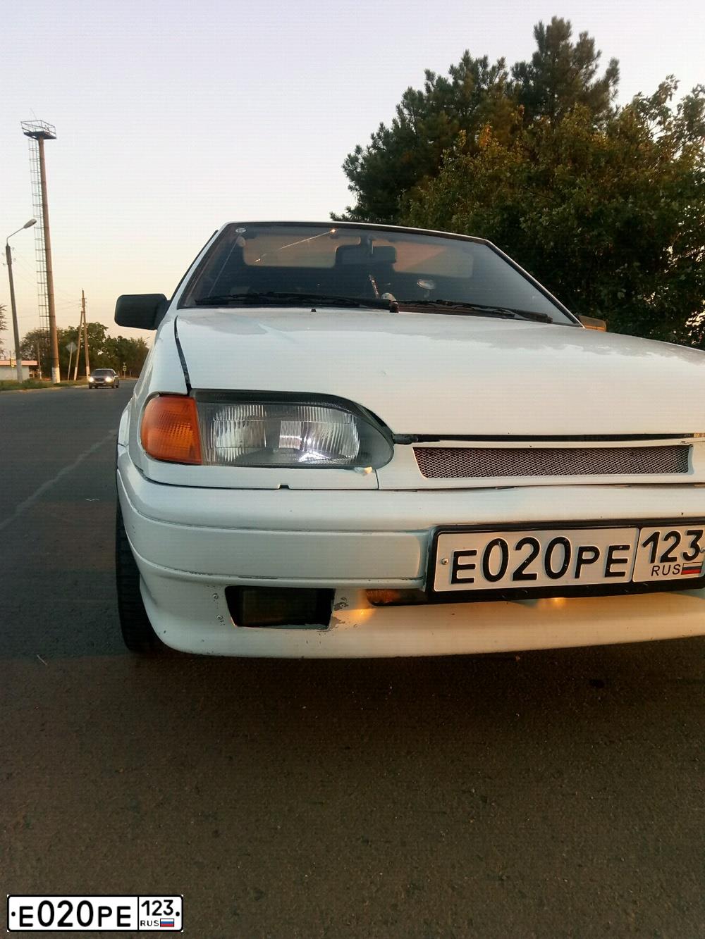 Фото автомобиля LADA 2114 SAMARA, 2005 — госномер Е020РЕ123. Цвет: Белый