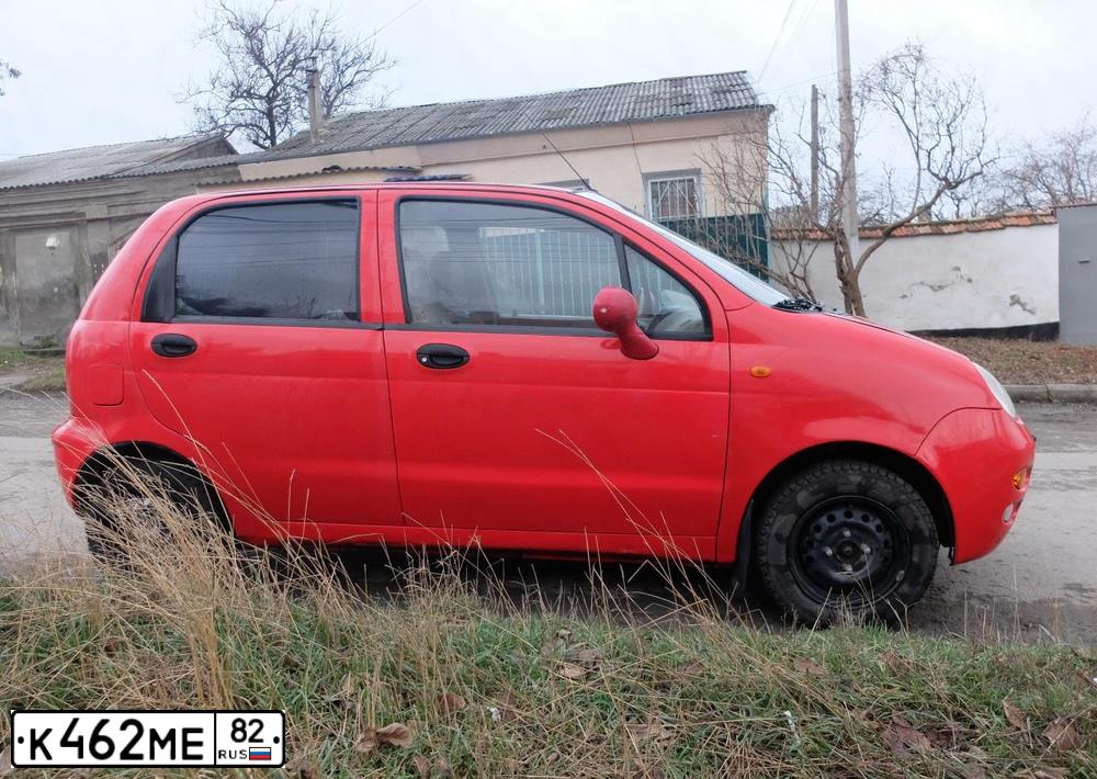 Фото автомобиля CHERY S21, 2007 — госномер Е040ВТ82. Цвет: КРАСНЫЙ