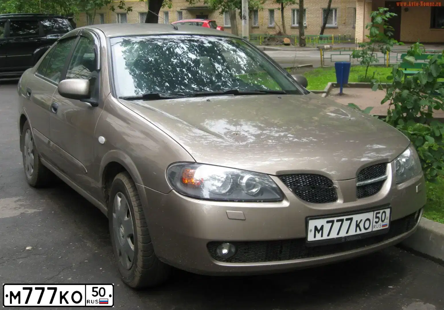 Фото автомобиля NISSAN ALMERA, 2005 — госномер М777КО50. Цвет: БЕЖЕВЫЙ