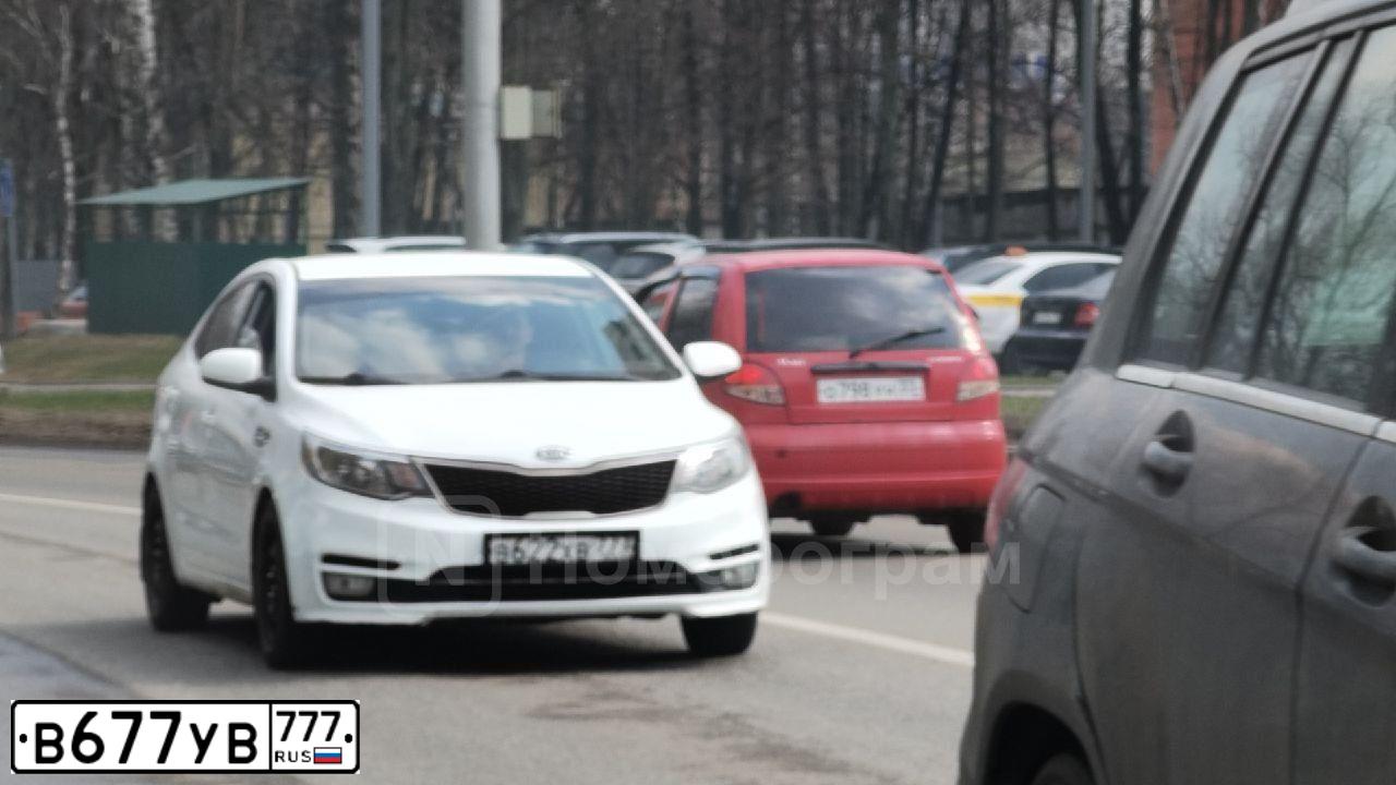 Фото автомобиля TOYOTA LANDCRUISER 200, 2016 — госномер В677УВ777. Цвет: ЧЕРНЫЙ