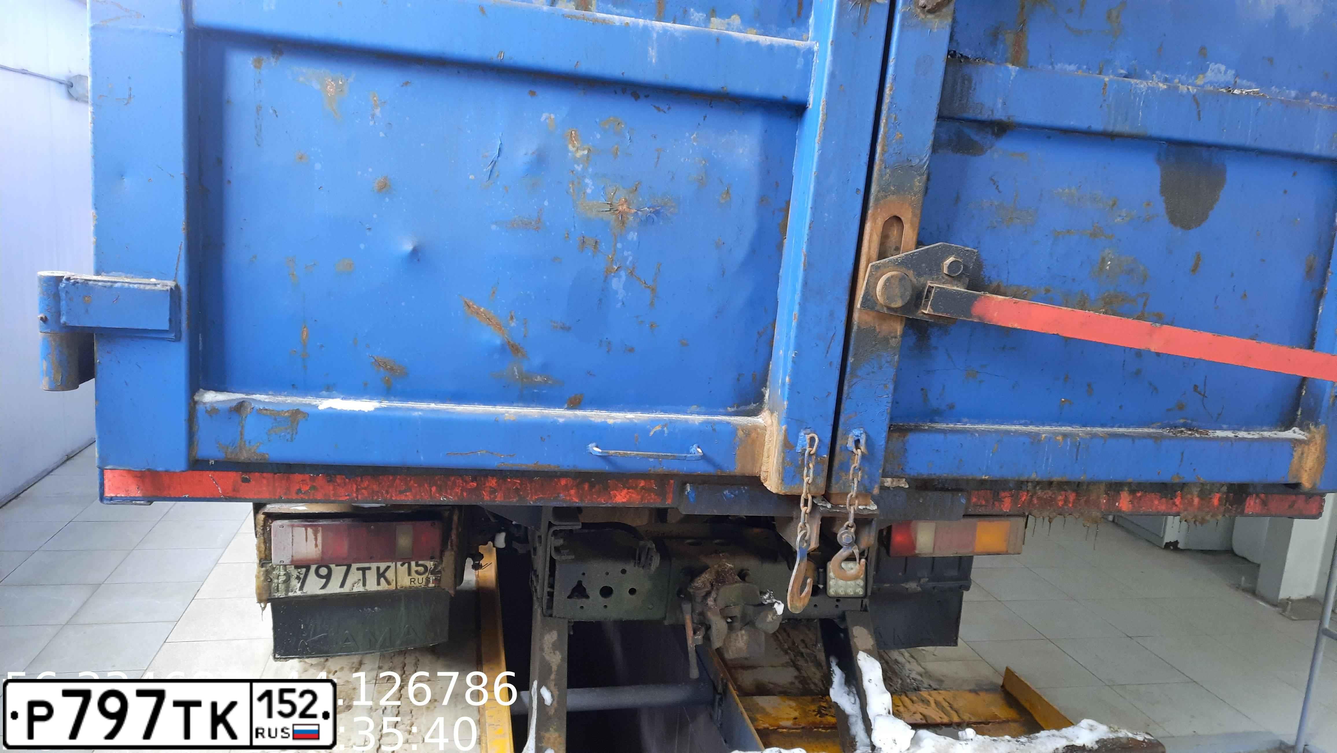Фото автомобиля KAMAZ 65115 /6X4/, 2011 — госномер Р797ТК152. Цвет: ОРАНЖЕВЫЙ