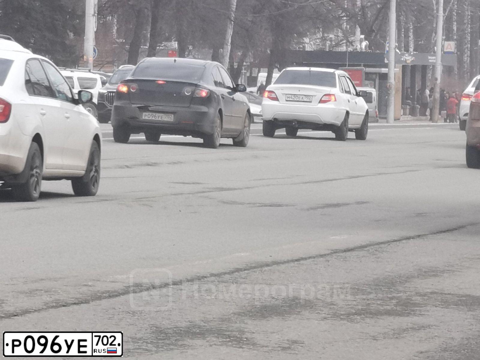 Фото автомобиля MAZDA 3, 2007 — госномер Р096УЕ702. Цвет: ЧЕРНЫЙ