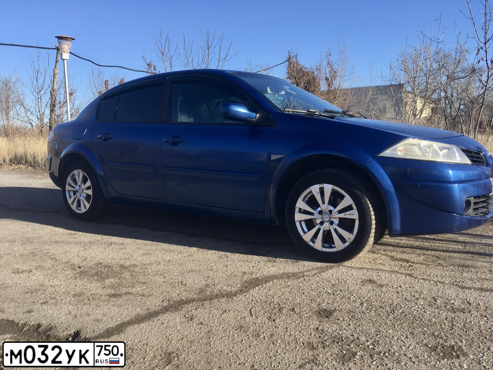 Фото автомобиля RENAULT MEGANE, 2008 — госномер М032УК750. Цвет: синий