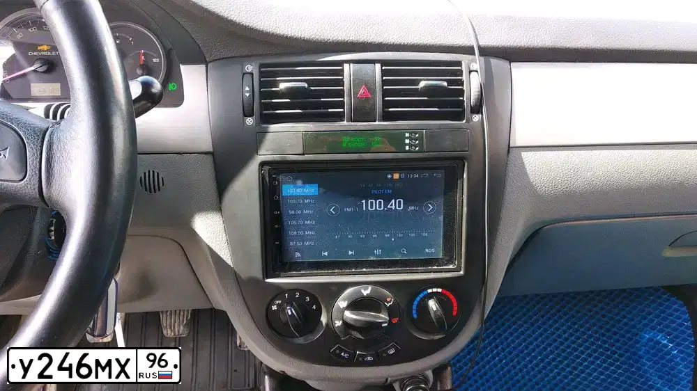 Фото автомобиля CHEVROLET LACETTI, 2012 — госномер У246МХ96. Цвет: Белый