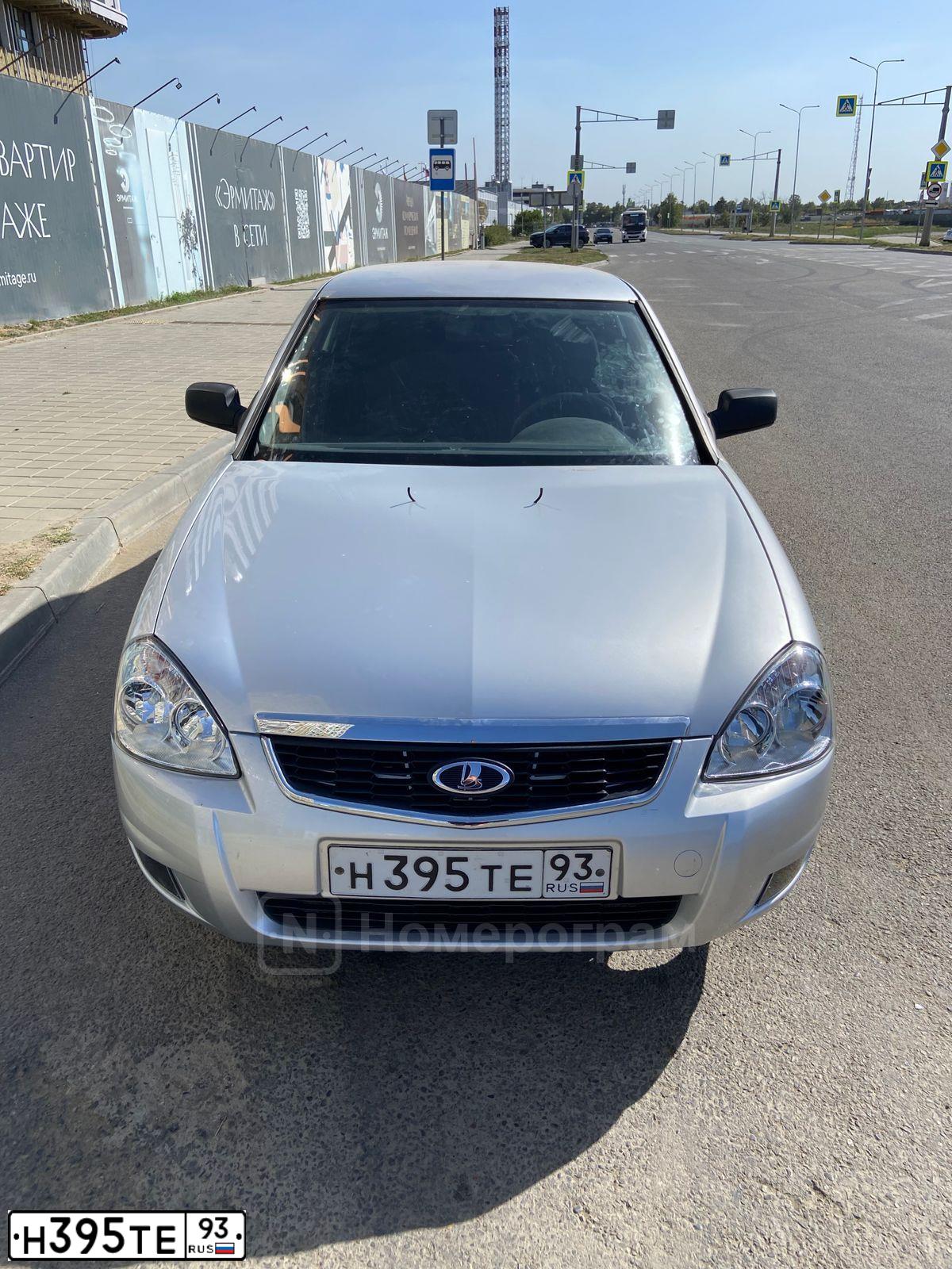 Фото автомобиля LADA 2172 PRIORA, 2009 — госномер Н395ТЕ93. Цвет: СВЕТЛО-СЕРЕБРИСТЫЙ МЕТАЛЛ