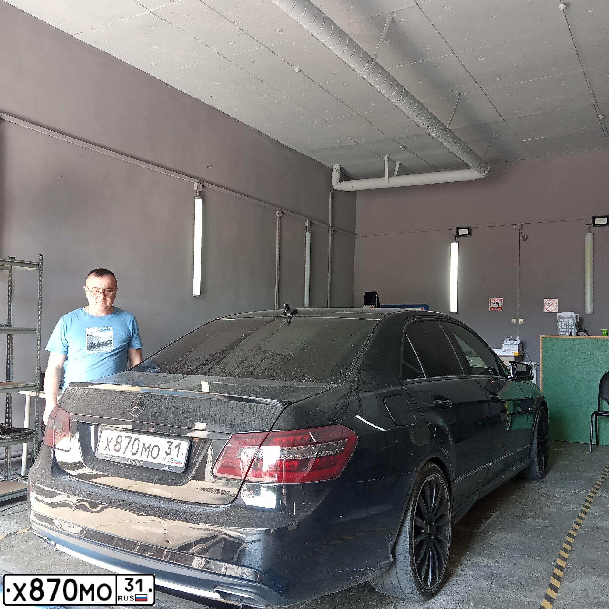 Фото автомобиля MERCEDES E-KLASSE, 2012 — госномер А333СА178. Цвет: ЧЕРНЫЙ