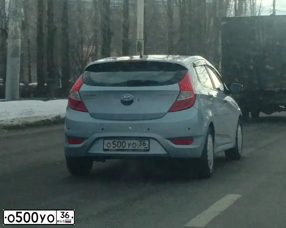 Фото автомобиля HYUNDAI SOLARIS, 2012 — госномер О500УО36. Цвет: СЕРО-ГОЛУБОЙ