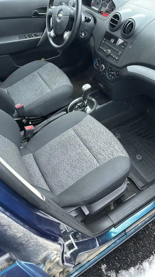 Фото автомобиля CHEVROLET NEXIA, 2023 — госномер Е569ТВ797. Цвет: синий