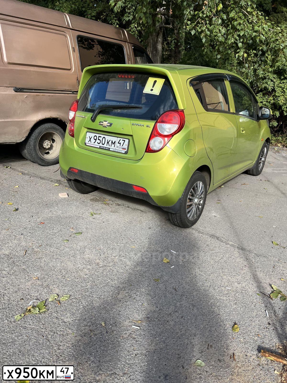 Фото автомобиля CHEVROLET SPARK, 2012 — госномер Т293РВ198. Цвет: САЛАТОВЫЙ