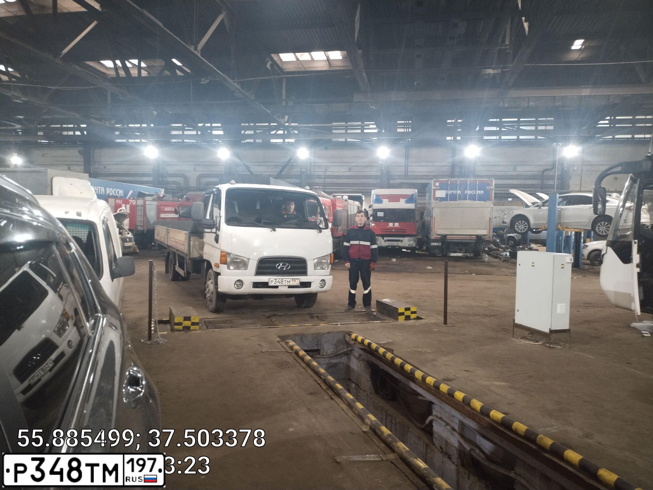 Фото автомобиля HYUNDAI MIGHTY, 2012 — госномер М500ОМ199. Цвет: БЕЛЫЙ