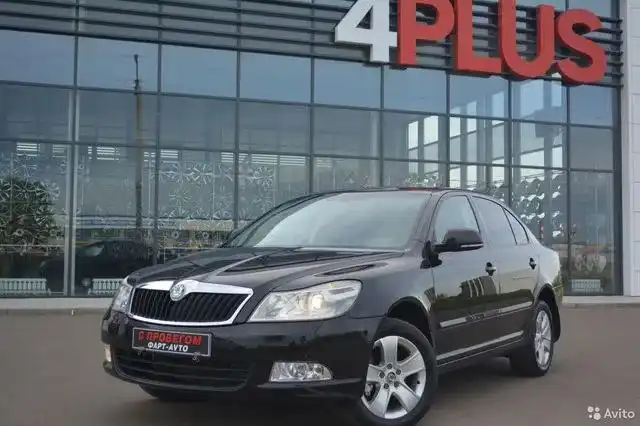 Фото автомобиля SKODA OCTAVIA, 2010 — госномер М299ЕЕ702. Цвет: ЧЕРНЫЙ