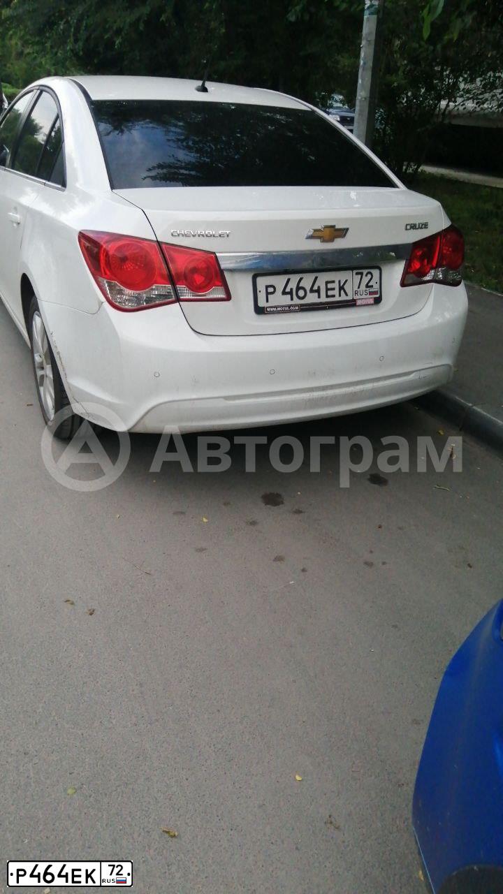 Фото автомобиля CHEVROLET CRUZE, 2013 — госномер Р464ЕК72. Цвет: БЕЛЫЙ