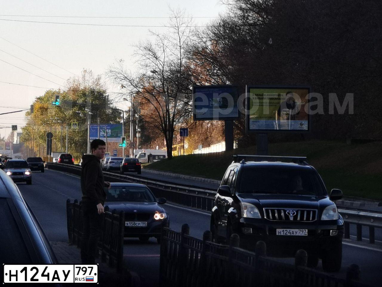 Фото автомобиля TOYOTA LANDCRUISER, 2008 — госномер К010АМ123. Цвет: ЧЕРНЫЙ
