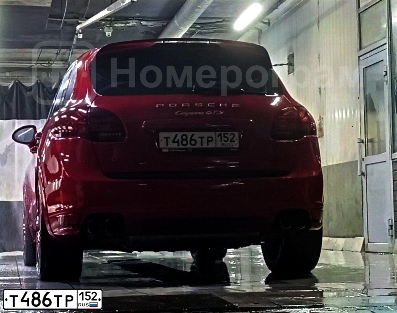 Фото автомобиля PORSCHE CAYENNE, 2012 — госномер Т486ТР152. Цвет: Красный