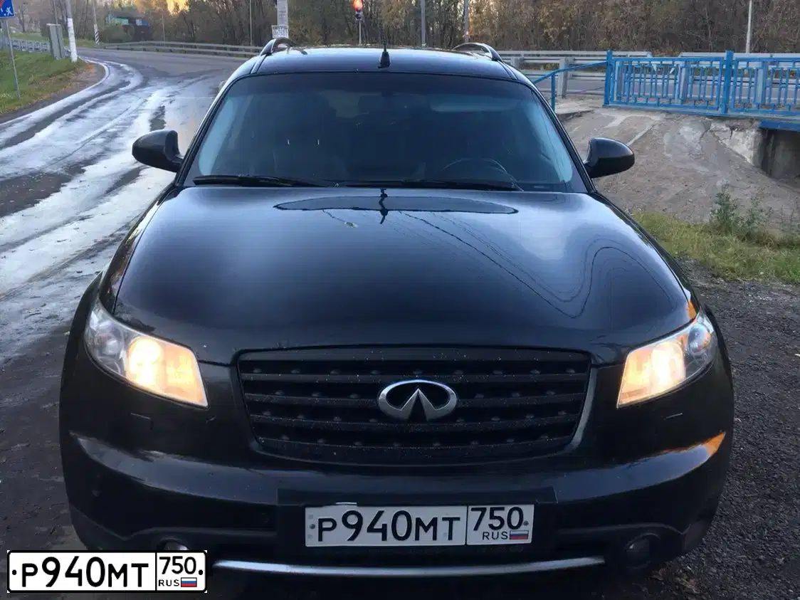 Фото автомобиля INFINITI QX70 /FX/, 2007 — госномер Р940МТ750. Цвет: ЧЕРНЫЙ