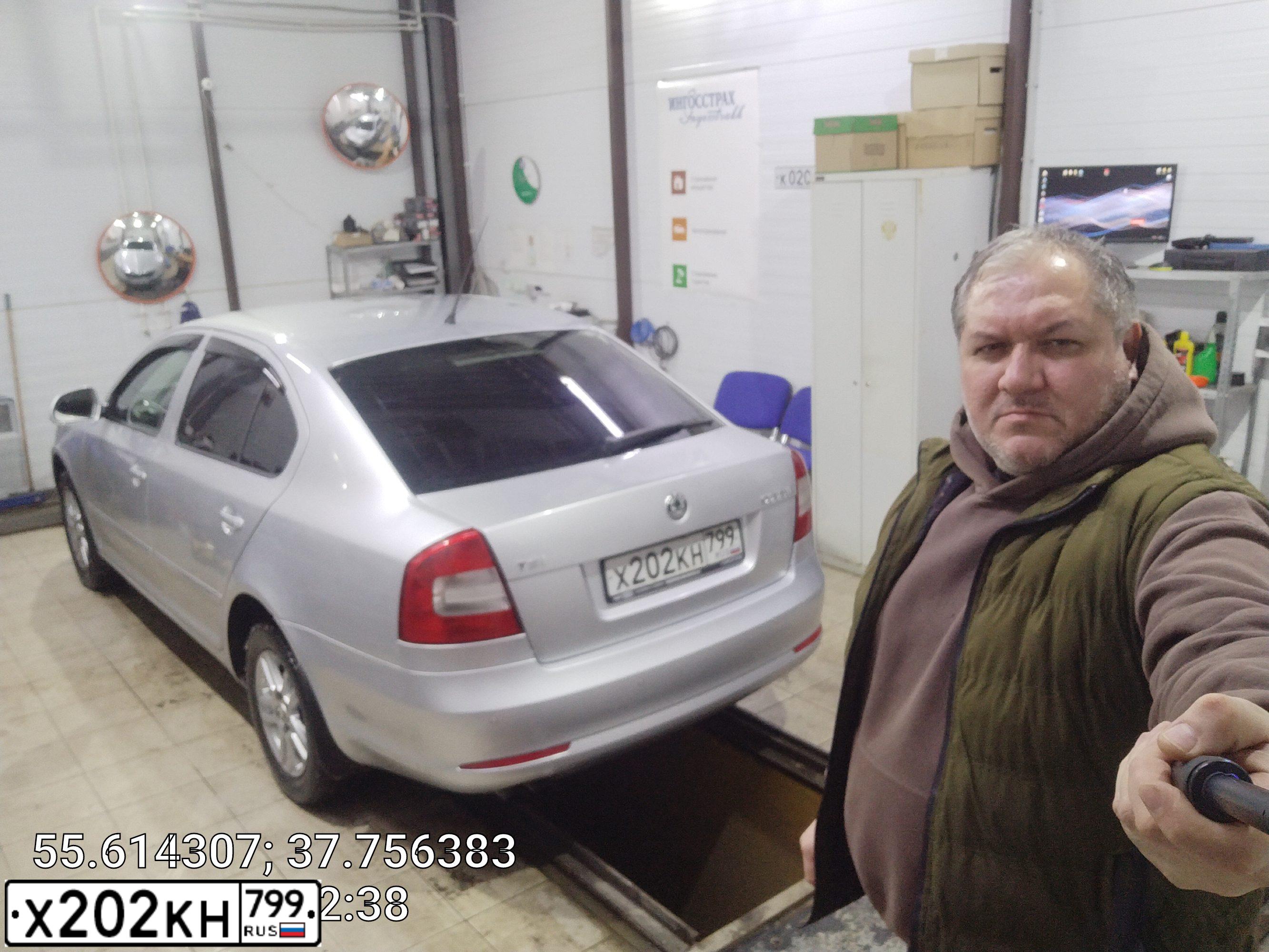 Фото автомобиля SKODA OCTAVIA, 2010 — госномер Х202КН799. Цвет: СЕРЕБРИСТЫЙ