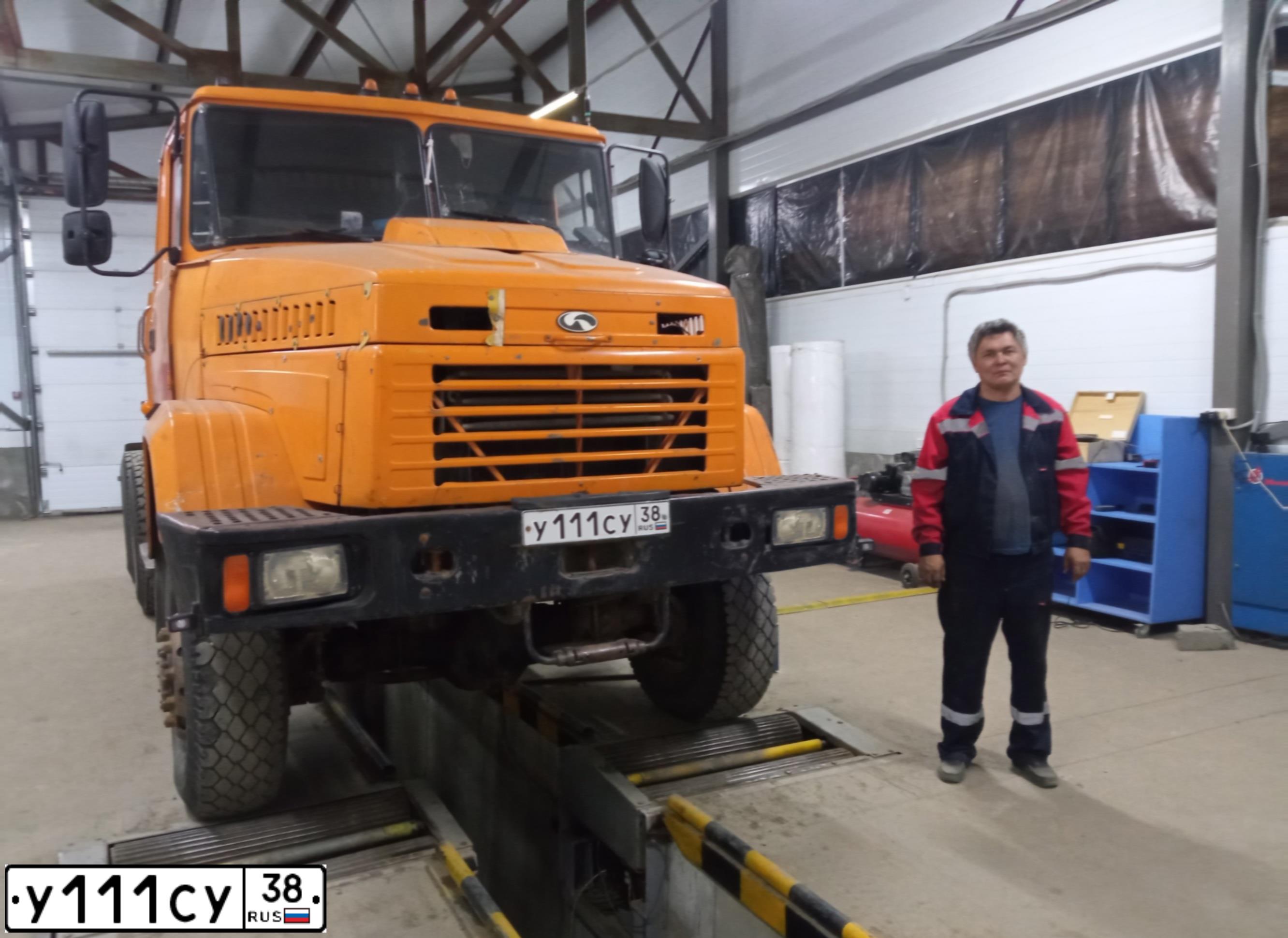 Фото автомобиля KRAZ 6443 /6X6/, 2008 — госномер У111СУ38. Цвет: Золотисто-желтый
