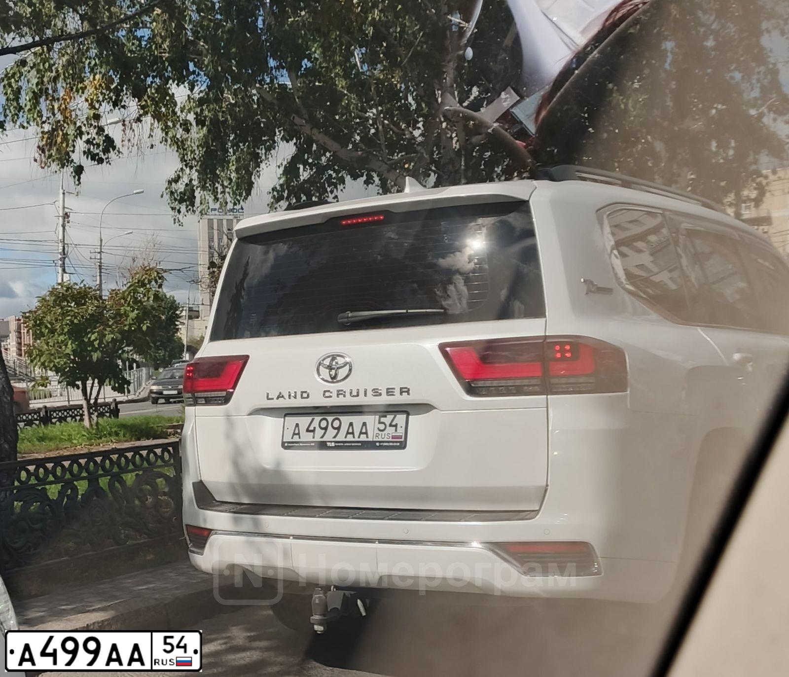 Фото автомобиля TOYOTA LANDCRUISER 200, 2014 — госномер А499АА54. Цвет: ЧЕРНЫЙ