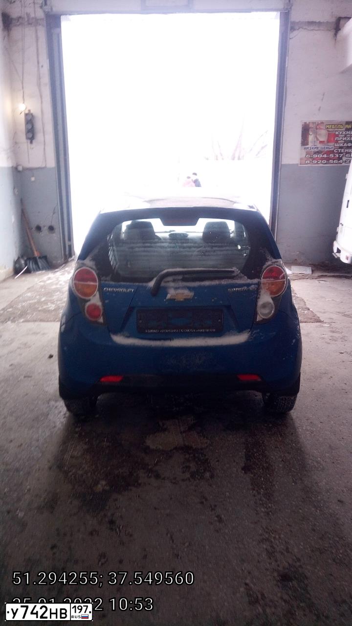 Фото автомобиля CHEVROLET SPARK, 2011 — госномер У825ВВ31. Цвет: синий