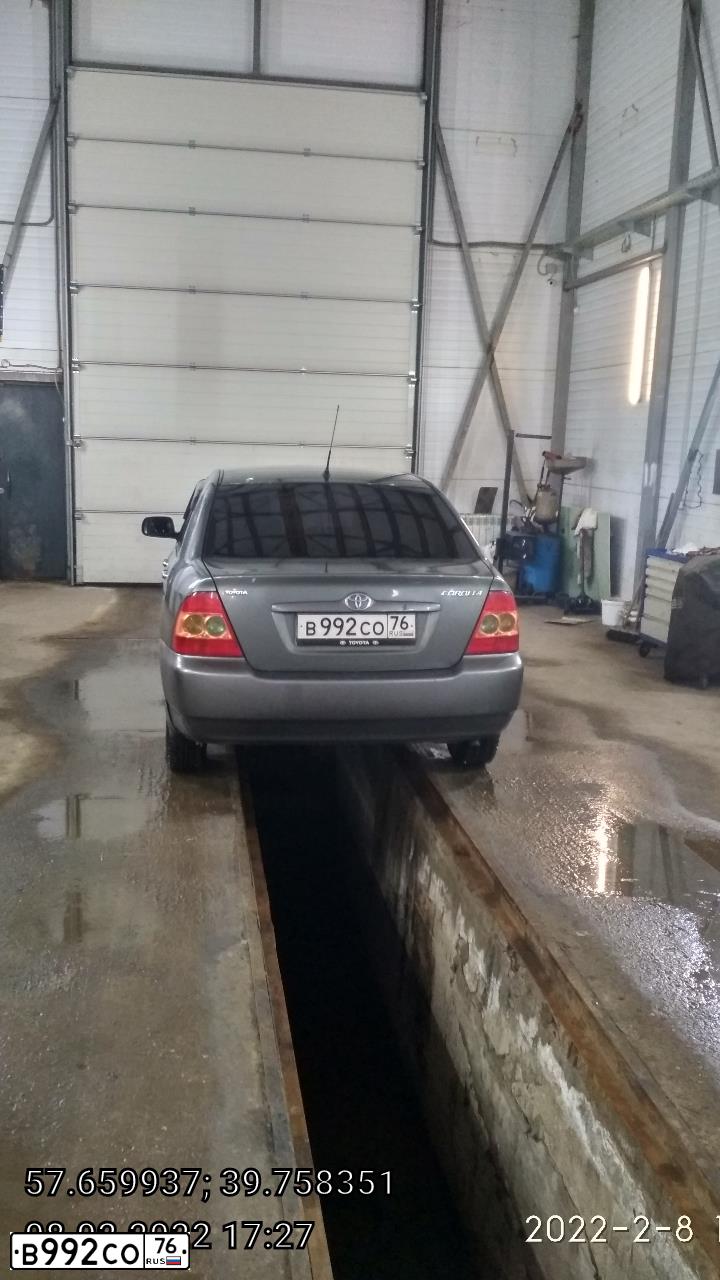 Фото автомобиля TOYOTA COROLLA, 2006 — госномер В992СО76. Цвет: СЕРЫЙ