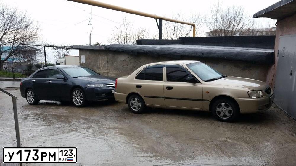 Фото автомобиля HONDA ACCORD, 2006 — госномер У173РМ123. Цвет: ТЕМНО-СЕРЫЙ